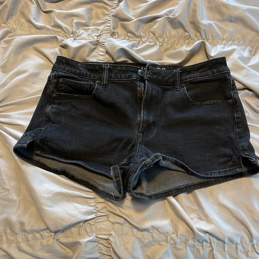 Black women’s jean shorts
